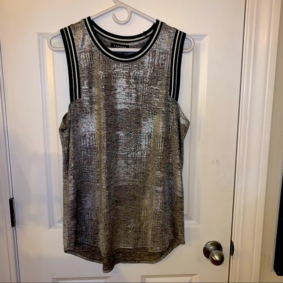 Trouve metallic sleeveless top - Picture 1 of 3
